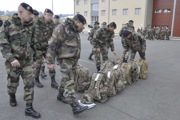 Quatre soldats et trois civils ont été mis en examen après des échauffourées mi-juillet à Brive. © MAXPPP