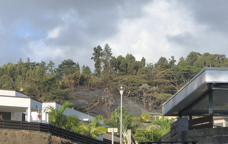 Feu hauteurs punaauia