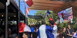 Célébration de la victoire des Bleus aux Trois Brasseurs