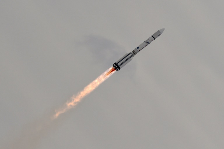 La fus&eacute;e Proton transportant la sonde de la mission ExoMars 2016 d&eacute;colle du cosmodrome russe de Ba&iuml;konour le 14 mars 2016. &copy; AFP