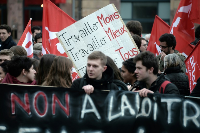 Des &eacute;tudiants manifestent contre le projet de loi travail &agrave; Strasbourg le 24 mars 2016. &copy; AFP