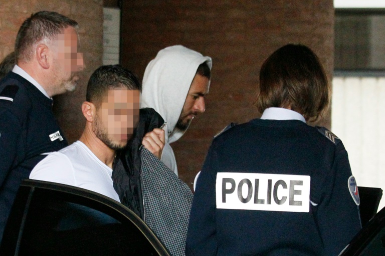 Karim Benzema &agrave; la sortie du palais de justice le 5 novembre 2015 &agrave; Versailles. &copy; AFP
