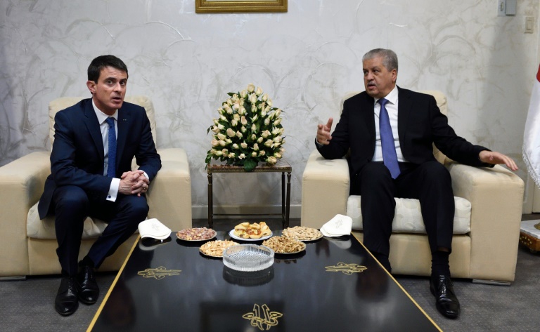 Le Premier ministre fran&ccedil;ais Manuel Valls re&ccedil;u par son homologue alg&eacute;rien Abdelmalek Sellal le 9 avril 2016 &agrave; Alger. &copy; AFP