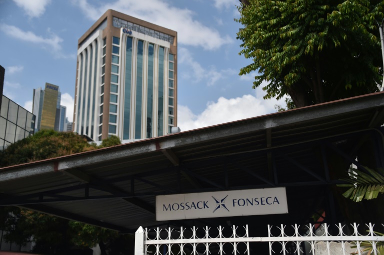 Un panneau devant le cabinet de Mossack Fonseca à Panama, le 4 avril 2016. © AFP