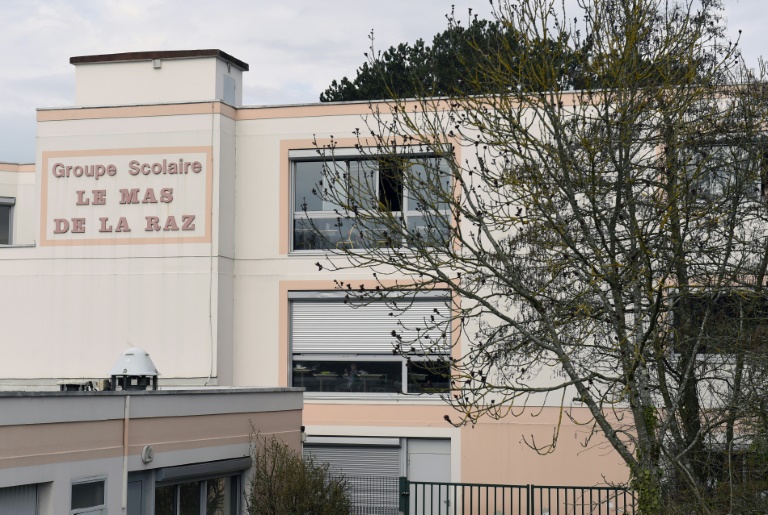 Vue extérieure en date du 24 mars 2015 du groupe scolaire Le Mas à Villefontaine. © AFP